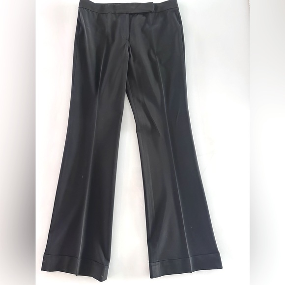 Cuffed mid-rise black pants with a slight nylon finish - Picture 1 of 6